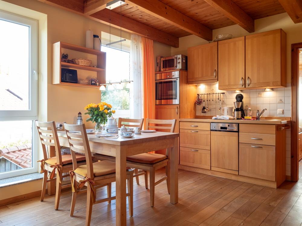 Essbereich und Küche der Wohnung Nordlicht